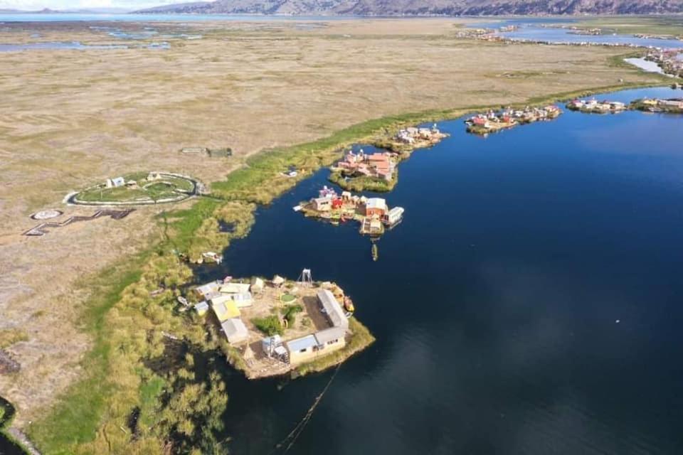 Uros Aruma Uro On Uros Floating Islands Puno Kültér fotó