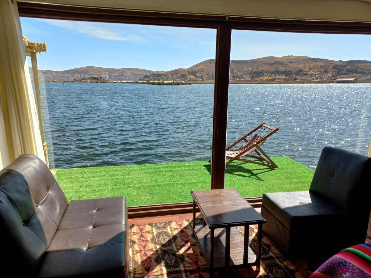 Uros Aruma Uro On Uros Floating Islands Puno Kültér fotó