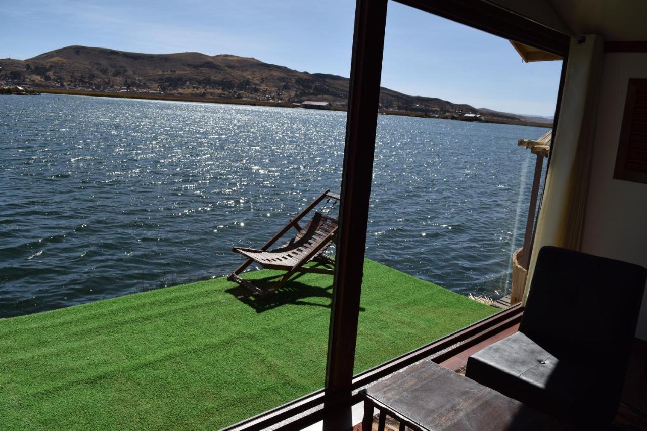 Uros Aruma Uro On Uros Floating Islands Puno Kültér fotó