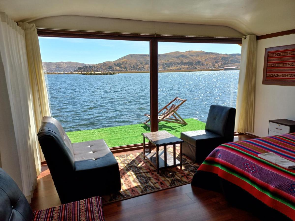 Uros Aruma Uro On Uros Floating Islands Puno Kültér fotó