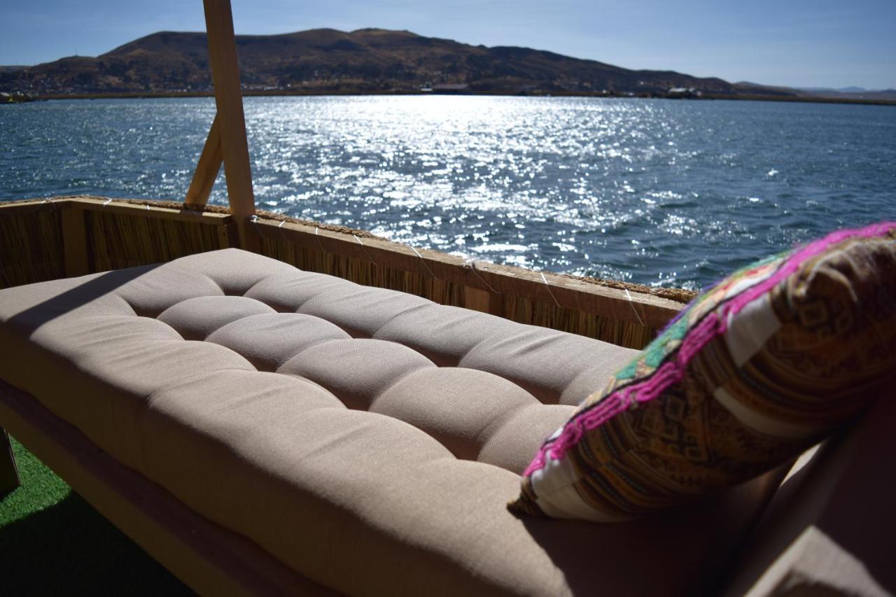 Uros Aruma Uro On Uros Floating Islands Puno Kültér fotó