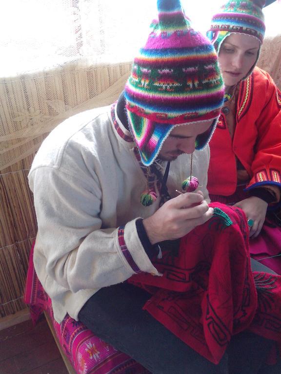 Uros Aruma Uro On Uros Floating Islands Puno Kültér fotó