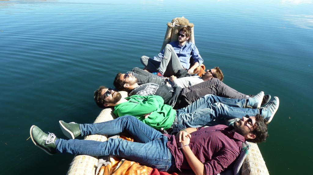 Uros Aruma Uro On Uros Floating Islands Puno Kültér fotó